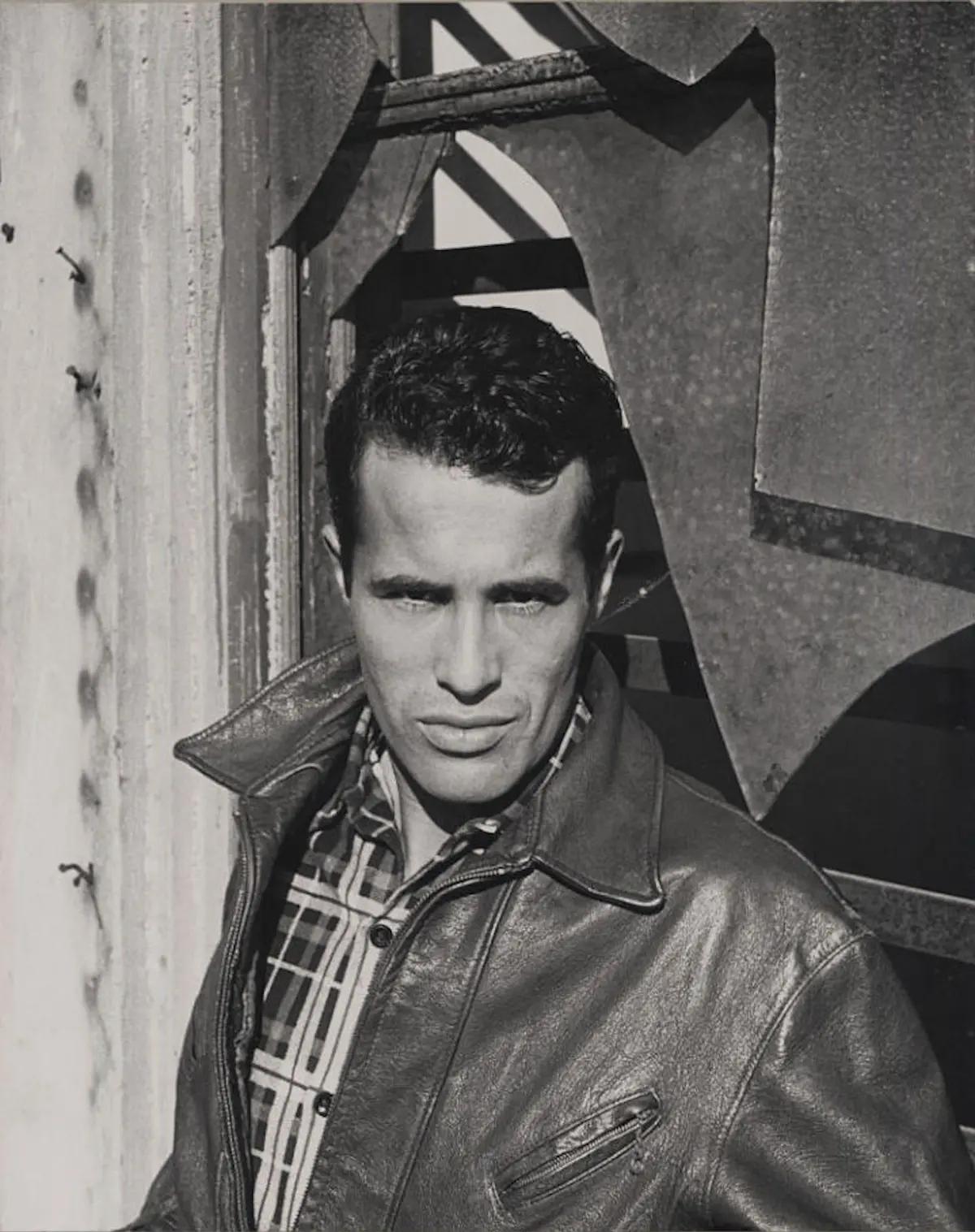Kenneth Anger en 1954. Photo : Chester Kessler