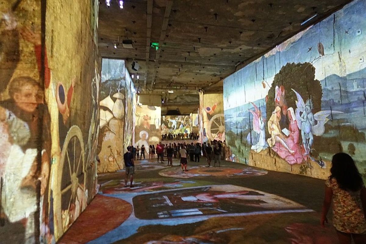 Les Carrières de Lumières, aux Baux-de-Provence. Courtesy Wikipédia