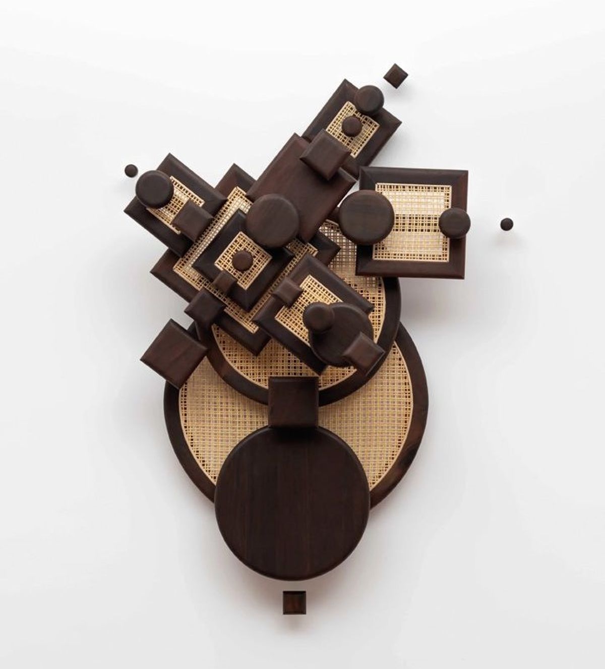 Marco A. Castillo, Lam (Katalox 5), 2023, katalox et rotin. Courtesy de la galerie Albarrán Bourdais, Madrid et Minorque