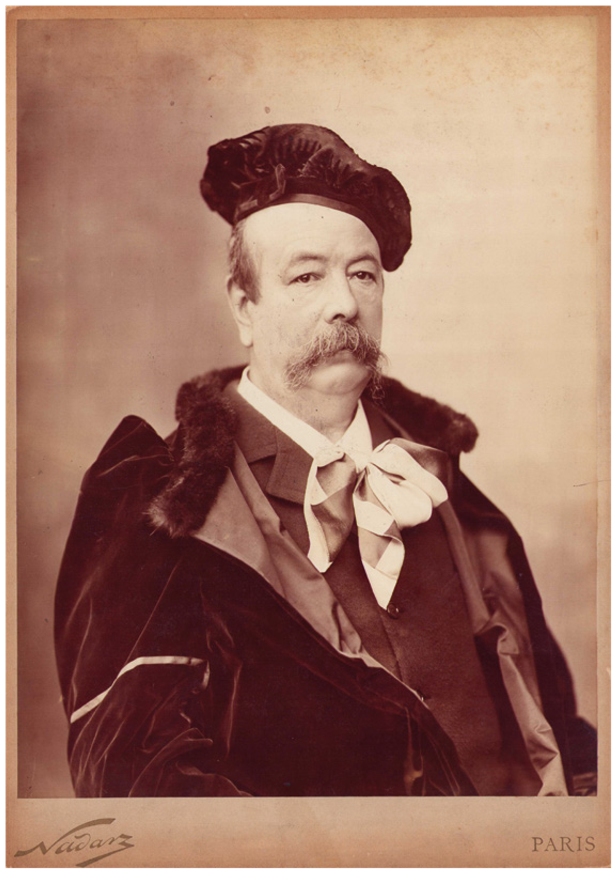 Nadar, Charles Frederick Worth, 1892, tirage sur papier albuminé monté sur carton. © Diktats