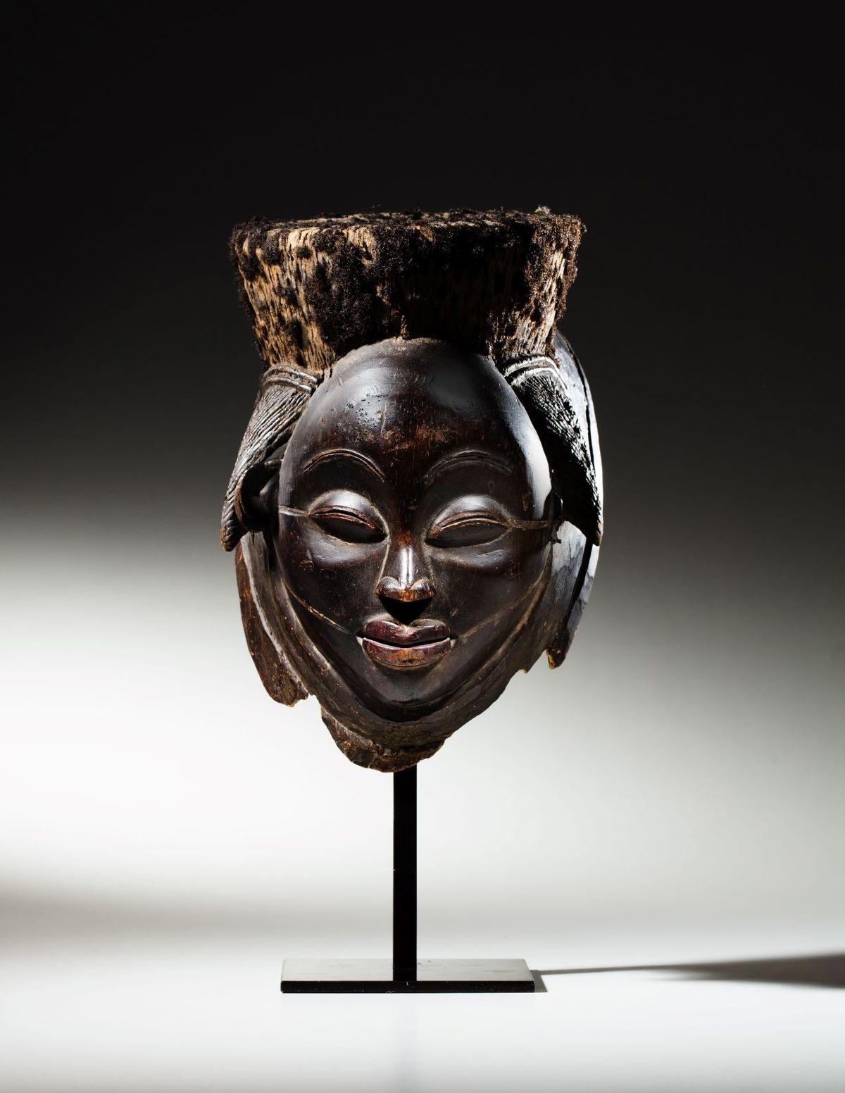 Masque ikwara, Punu, Gabon, est. 180 000-250 000 euros. © Sotheby’s/Artdigital studio