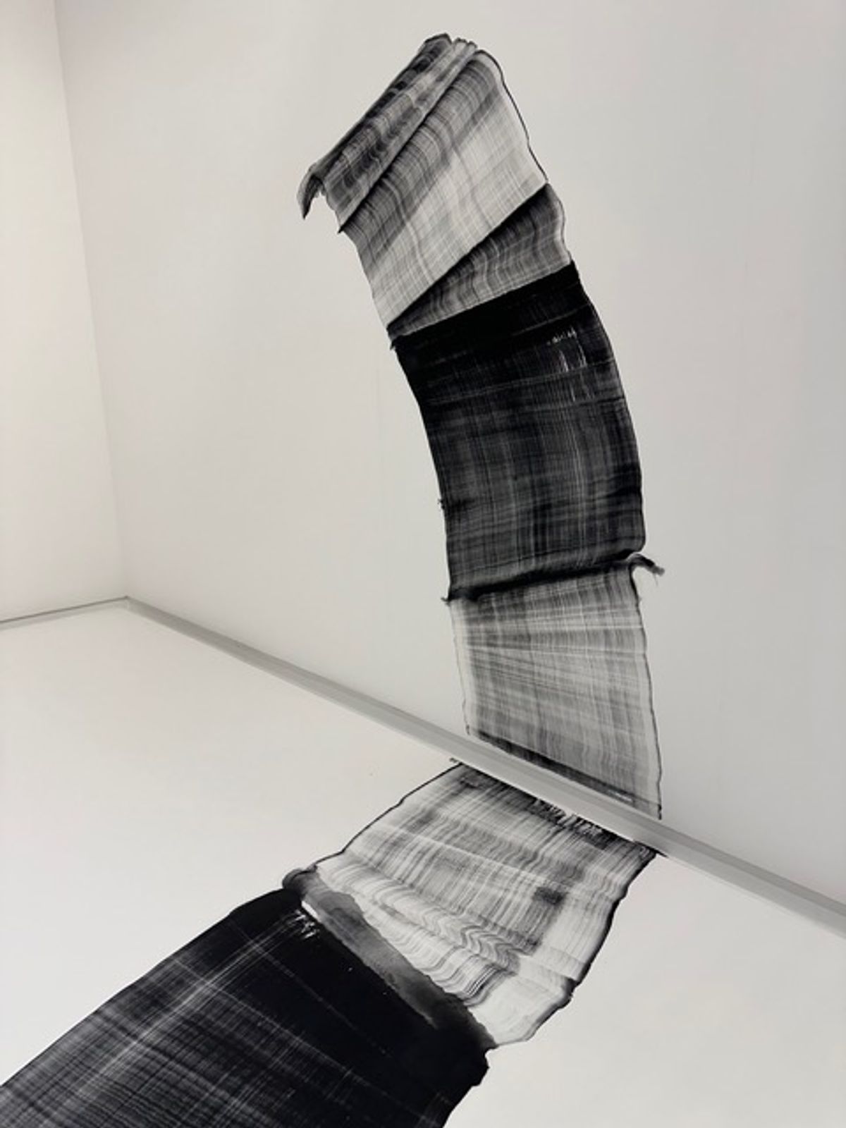 Lee Bae, Vue de l'exposition à la Fondation Wilmotte. Photographie de Philippe Régnier