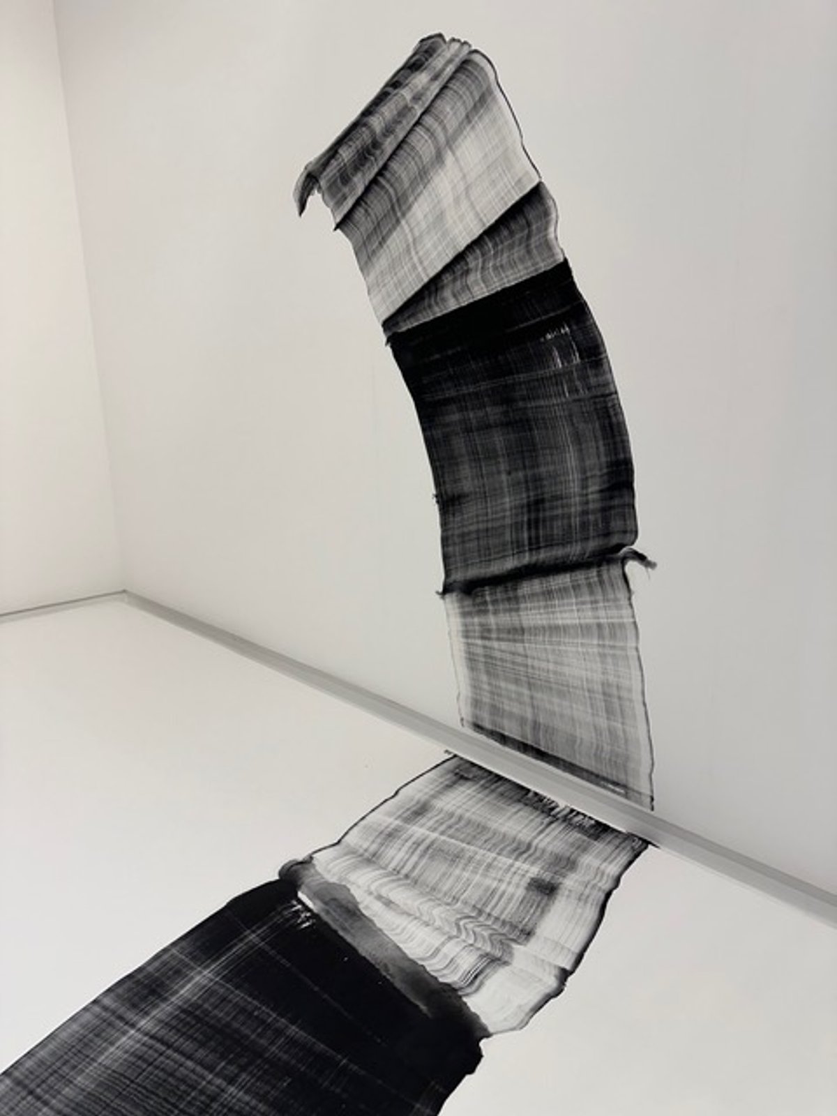 Lee Bae, Vue de l'exposition à la Fondation Wilmotte. Photographie de Philippe Régnier