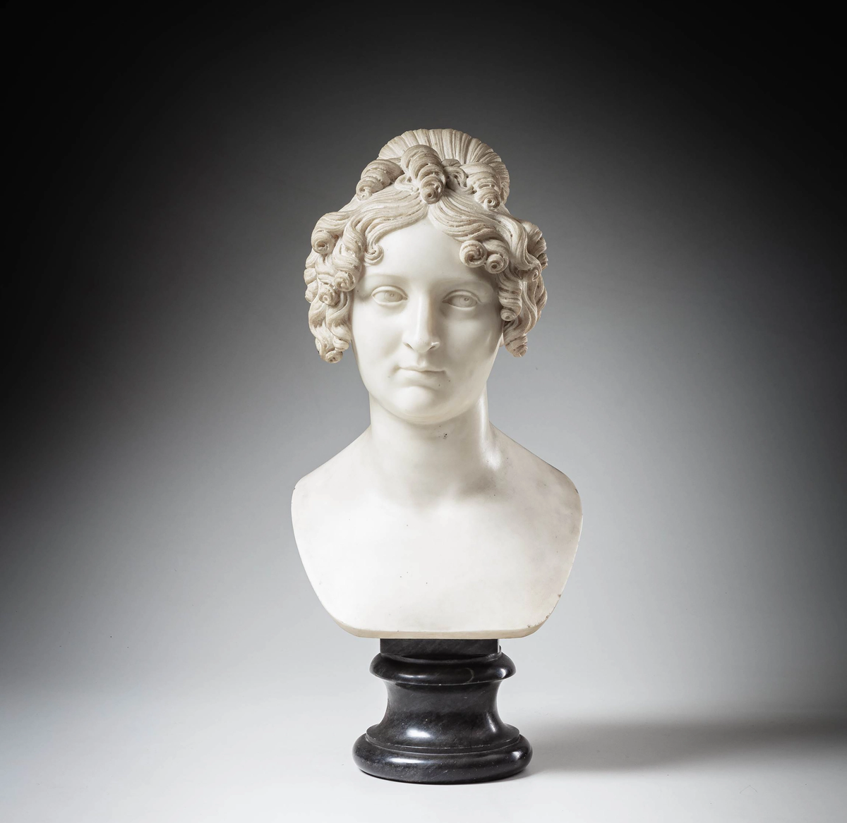 Bertel Thorvaldsen, Portrait en buste d’Élisabeth Alexandrovna Demidoff, vers 1810-1812, marbre, H. 44,5 cm. © Trebosc & van Lelyveld