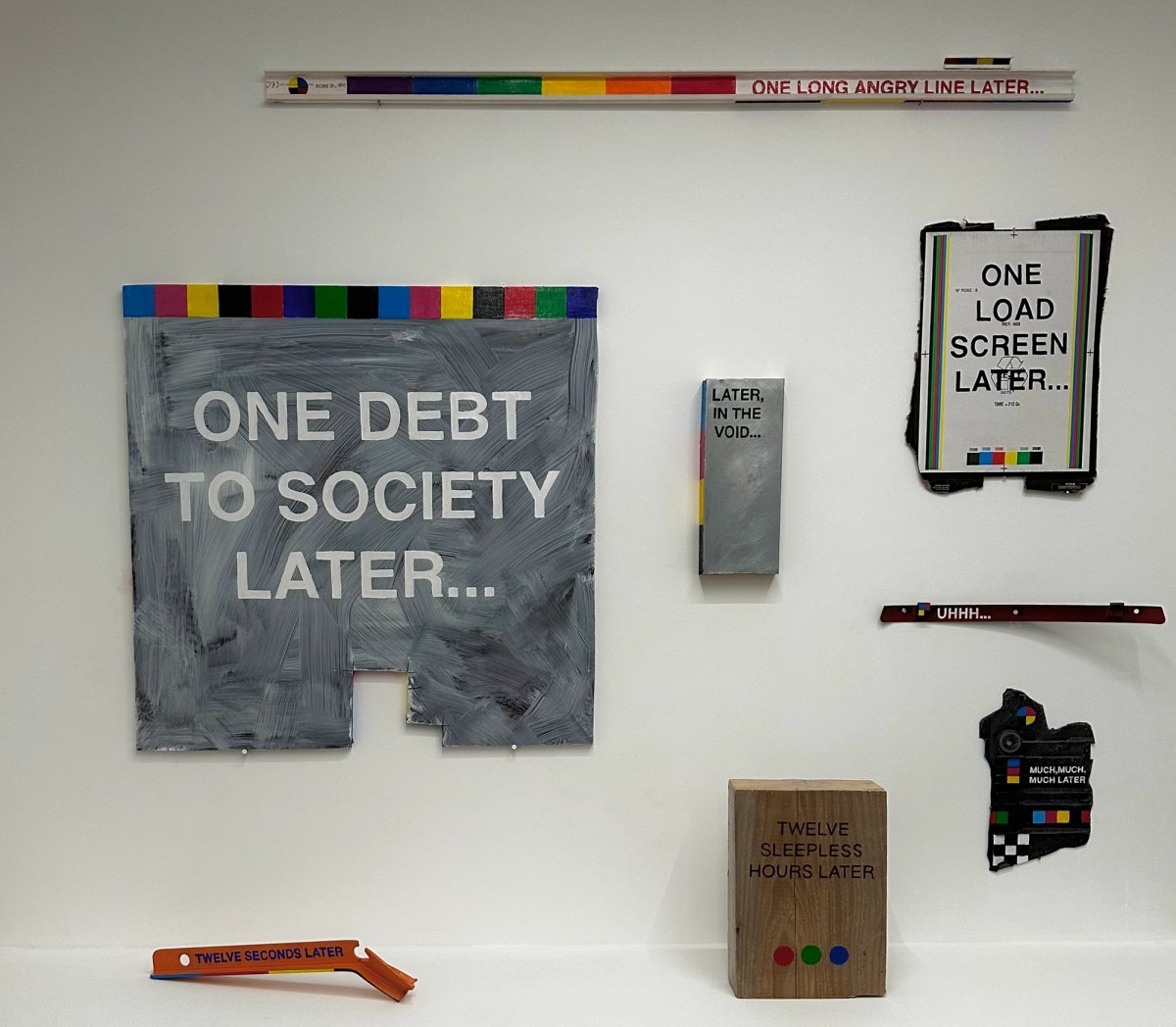 Vue de l’exposition « Franck Scurti : Secret work for Secret Places » chez Pony, à Montreuil. Photo Philippe Régnier