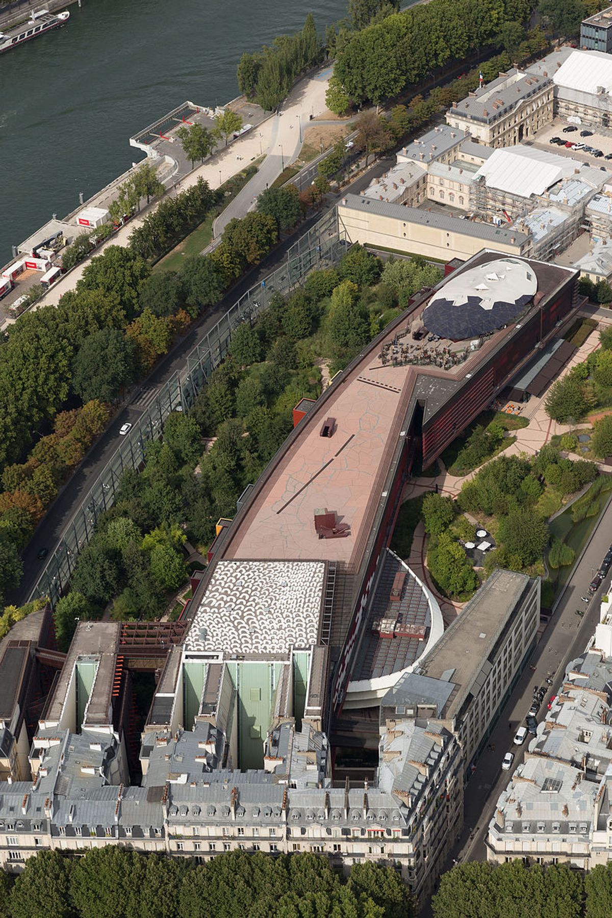 Le musée du Quai Branly-Jacques Chirac à Paris. Photo : Wikipedia