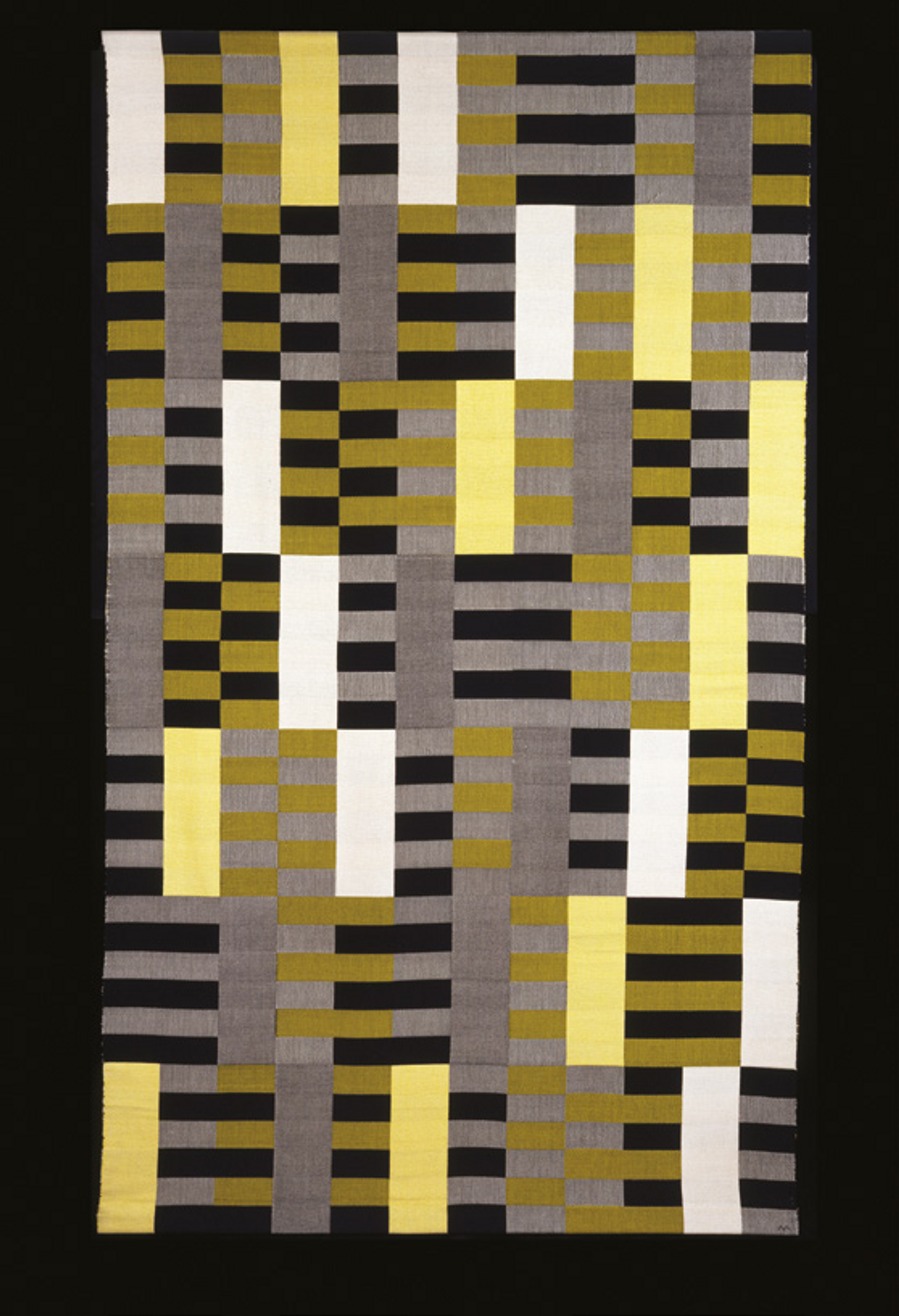 Anni Albers, Black White Yellow, 1926-1967, soie tissée, rayonne et lin (conception : Anni Albers, 1926 ; réalisation : Gunta Stölz, 1967), Victoria and Albert Museum, Londres. © 2021 The Josef and Anni Albers Foundation