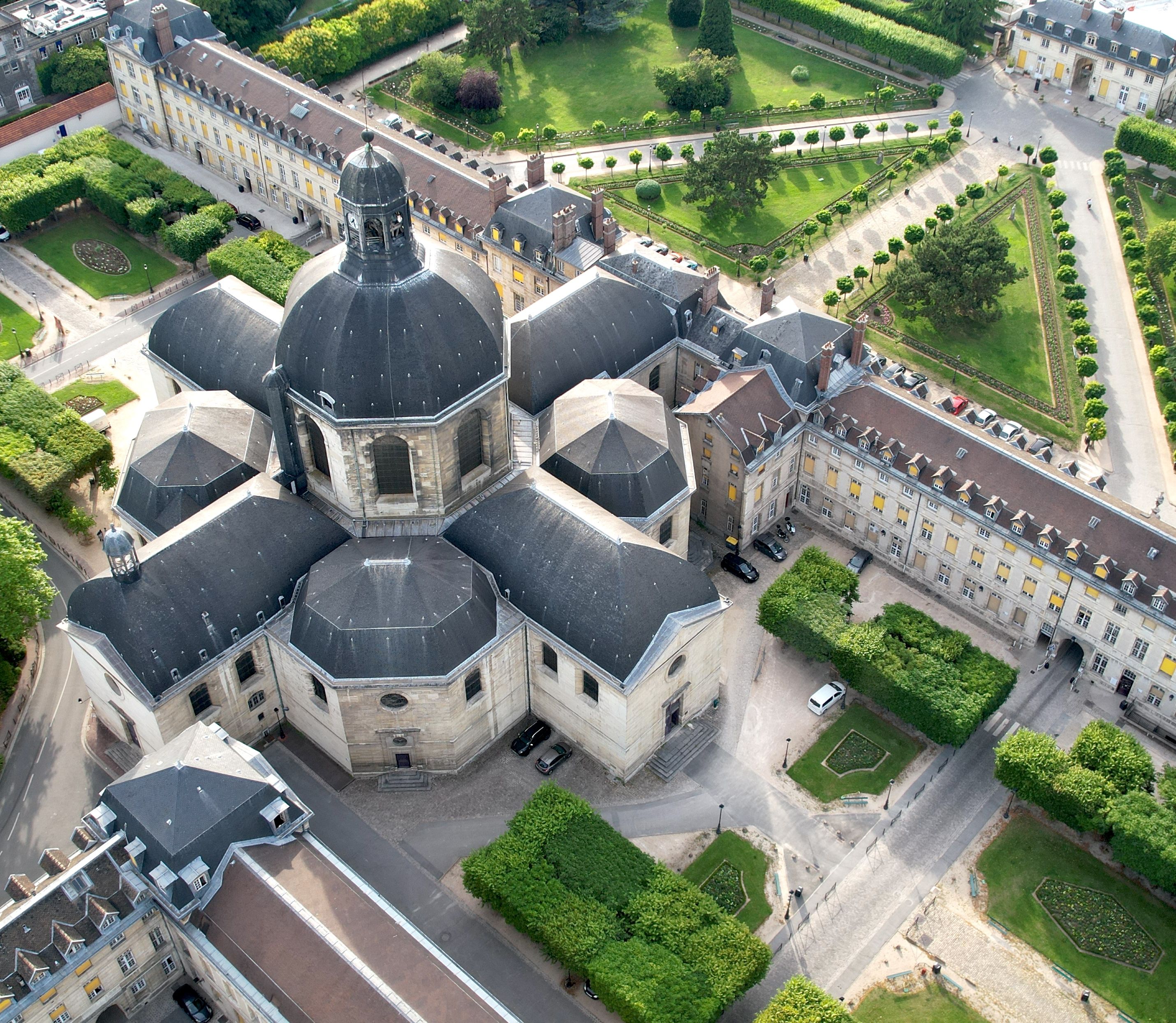 La Chapelle Saint-Louis de la Salpêtrière. Hôpital Pitié-Salpétrière, AP-HP. Photo Lympa Architectures