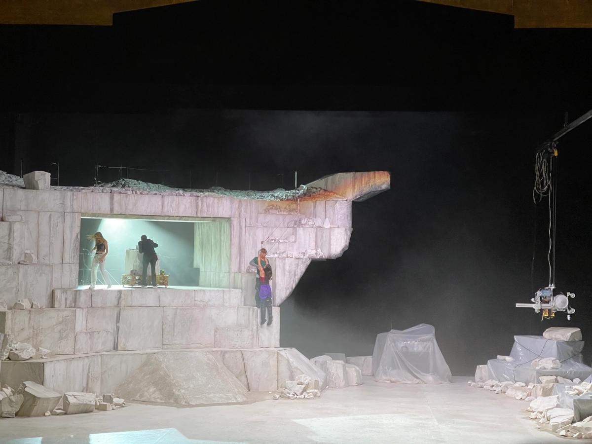 (La)Horde, spectacle Room with a view, au Théâtre du Châtelet, à Paris. Photo : Philippe Régnier