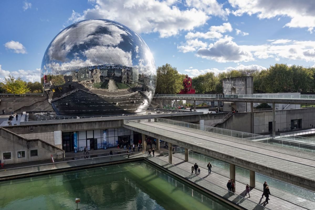 La Géode, à La Villette. Courtesy Wikipedia