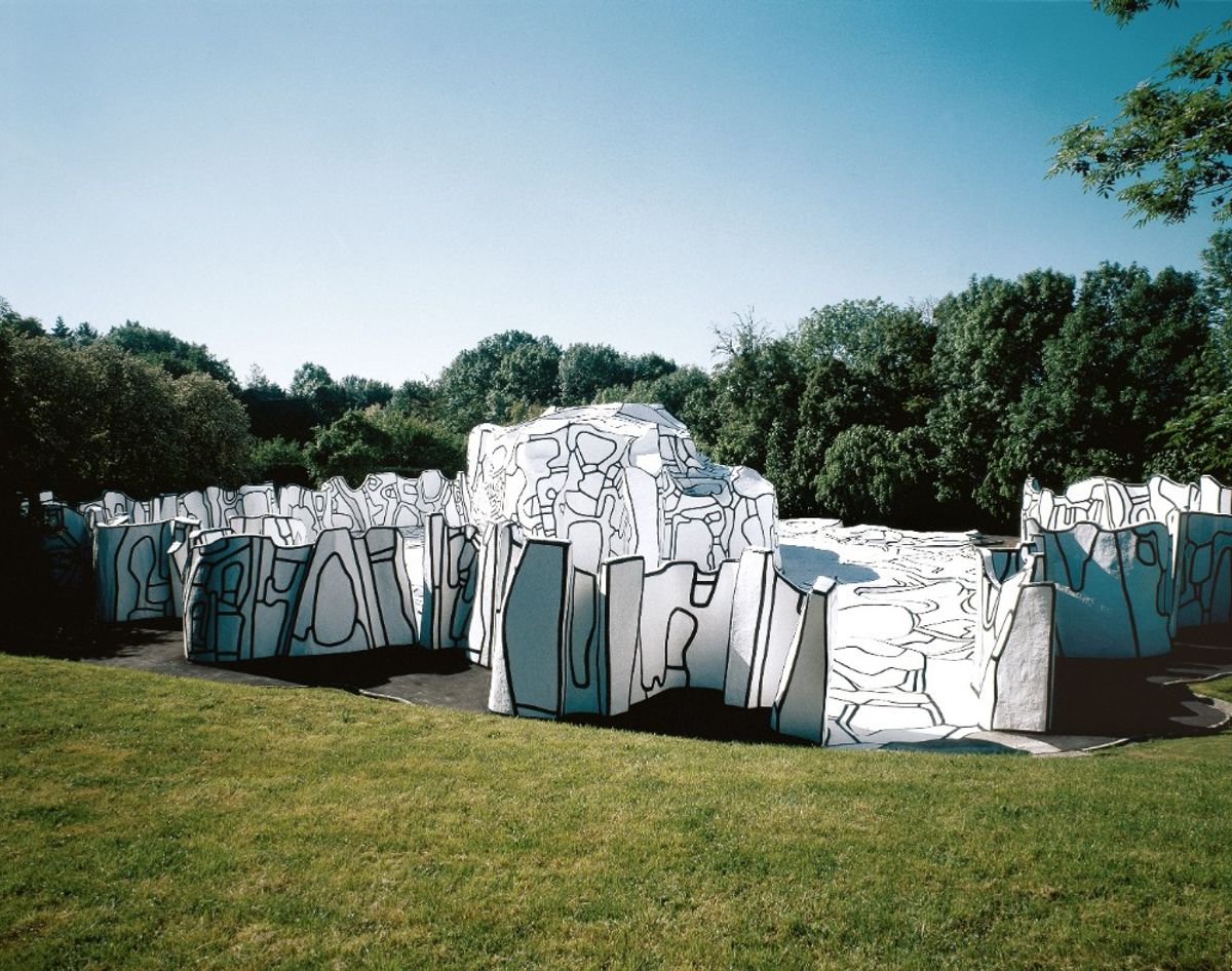 Jean Dubuffet, Closerie Falbala, époxy et béton projeté peints au polyuréthane, 1971-1973 (remanié jusqu’en 1976), superficie - 1610 m2, Fondation Dubuffet, Périgny-sur-Yerres. © Fondation Dubuffet. Photo J.-O. Rousseau