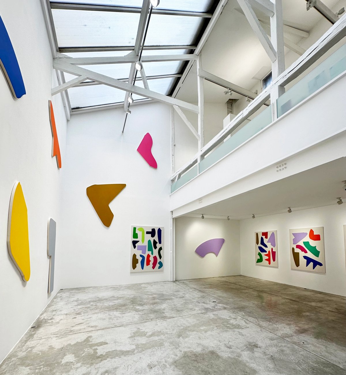 Vue de l’exposition « Agnès Thurnauer : Pariétales », Michel Rein, Paris. Courtesy de l’artiste et Michel Rein, Paris/Brussels. Photo : Florian Kleinefenn