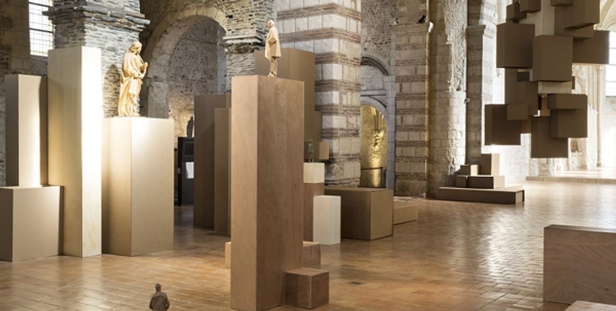 Vue de l’exposition « Xavier Veilhan, Plus que pierre », 2019. Photo : Fanny Trichet. © Veilhan/ADAGP, 2019