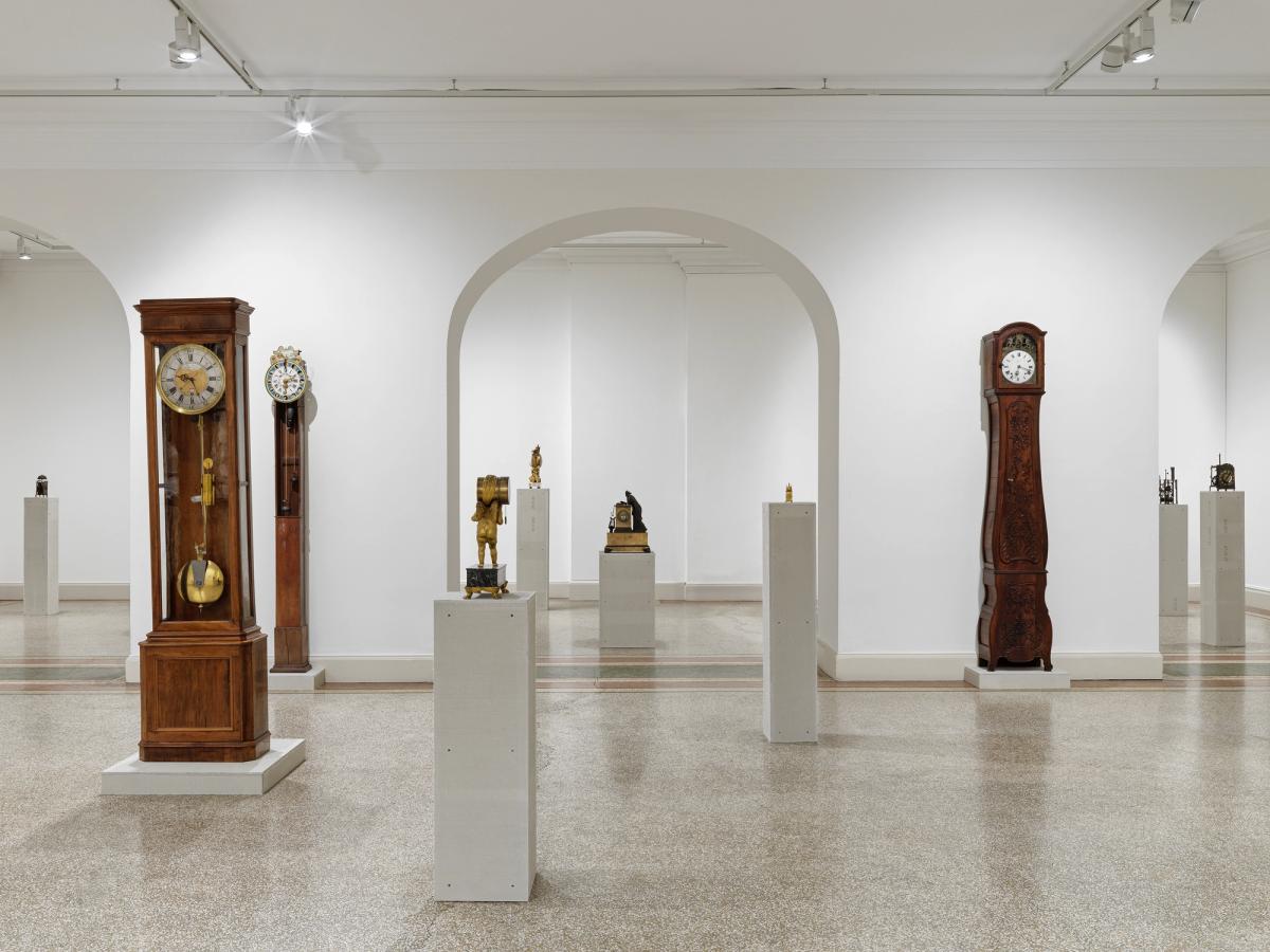 Vue de l’exposition d’Ugo Rondinone « The sun goes down and the moon comes up » au Musée d’art et d’histoire de Genève. Courtesy Musée d’art et d’histoire de Genève