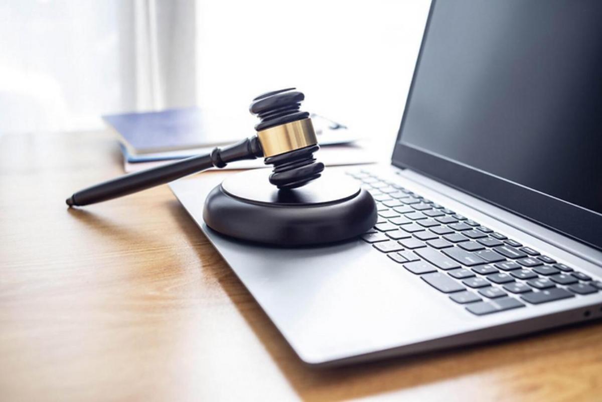 Le volume des ventes aux enchères en ligne a connu en 2022 un recul chez Christie's, Sotheby's et Phillips, selon un rapport d'Hiscox. Photo : D.R.