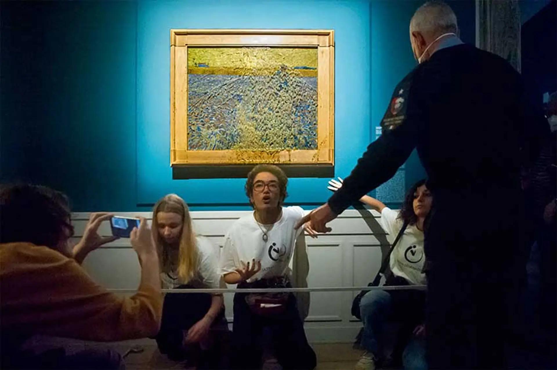 Les prêteurs aux musées se soucient de plus en plus des manifestants qui s’en prennent aux œuvres d’art. Photo : Laura Lezza/Getty Images