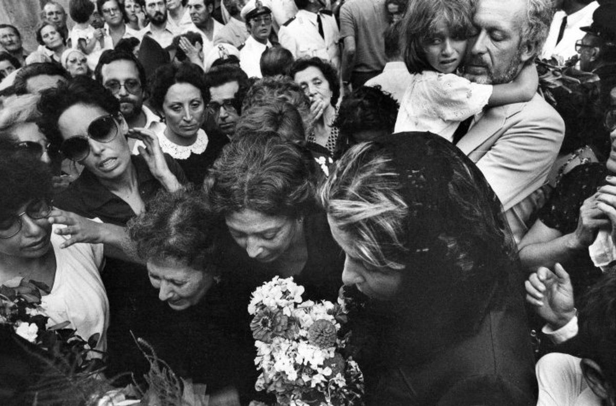 Letizia Battaglia, Funeral for the Mayor Vito Lipari, of the Christian Democratic Party, killed by the Mafia, Castelvetrano, 1980. ©️ Archivio Letizia Battaglia, Palermo. Courtesy Alberto Damian