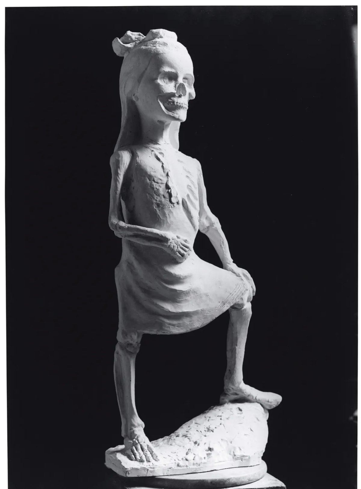 René Iché, Guernica. Photo : Fonds Marc Vaux ; Centre Pompidou. © ADAGP, Paris, 2023