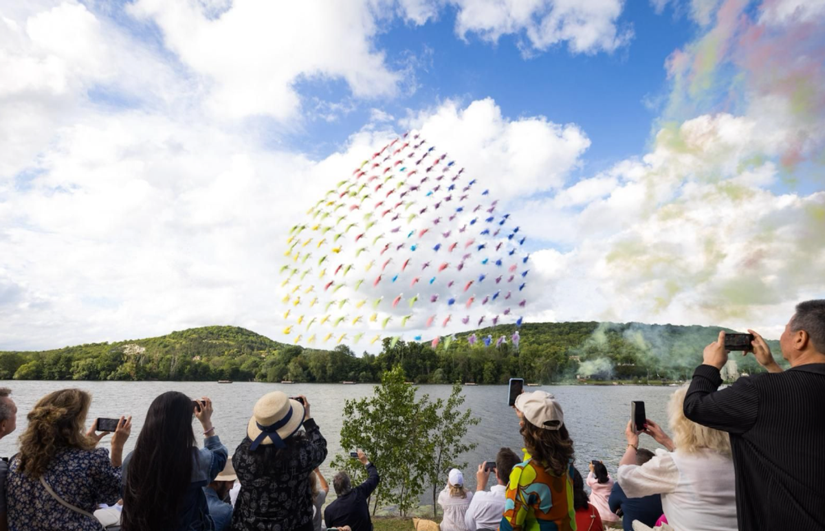 Vue du spectacle « Radiance of Spring » de Cai Guo-Qiang à Vernon. © Singuliers Pluriel pour Normandie Impressionniste