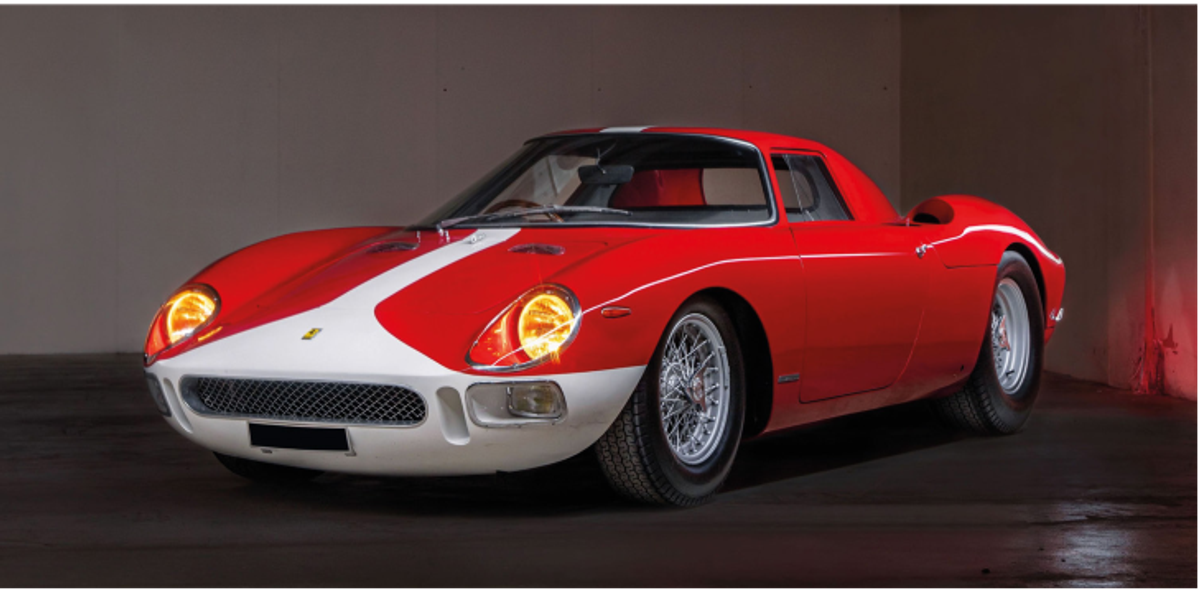 Ferrari 250 LM Berlinetta de 1964 par Pininfarina, est. 25-30 millions d’euros. © Artcurial. Photo Kevin van Campenhout