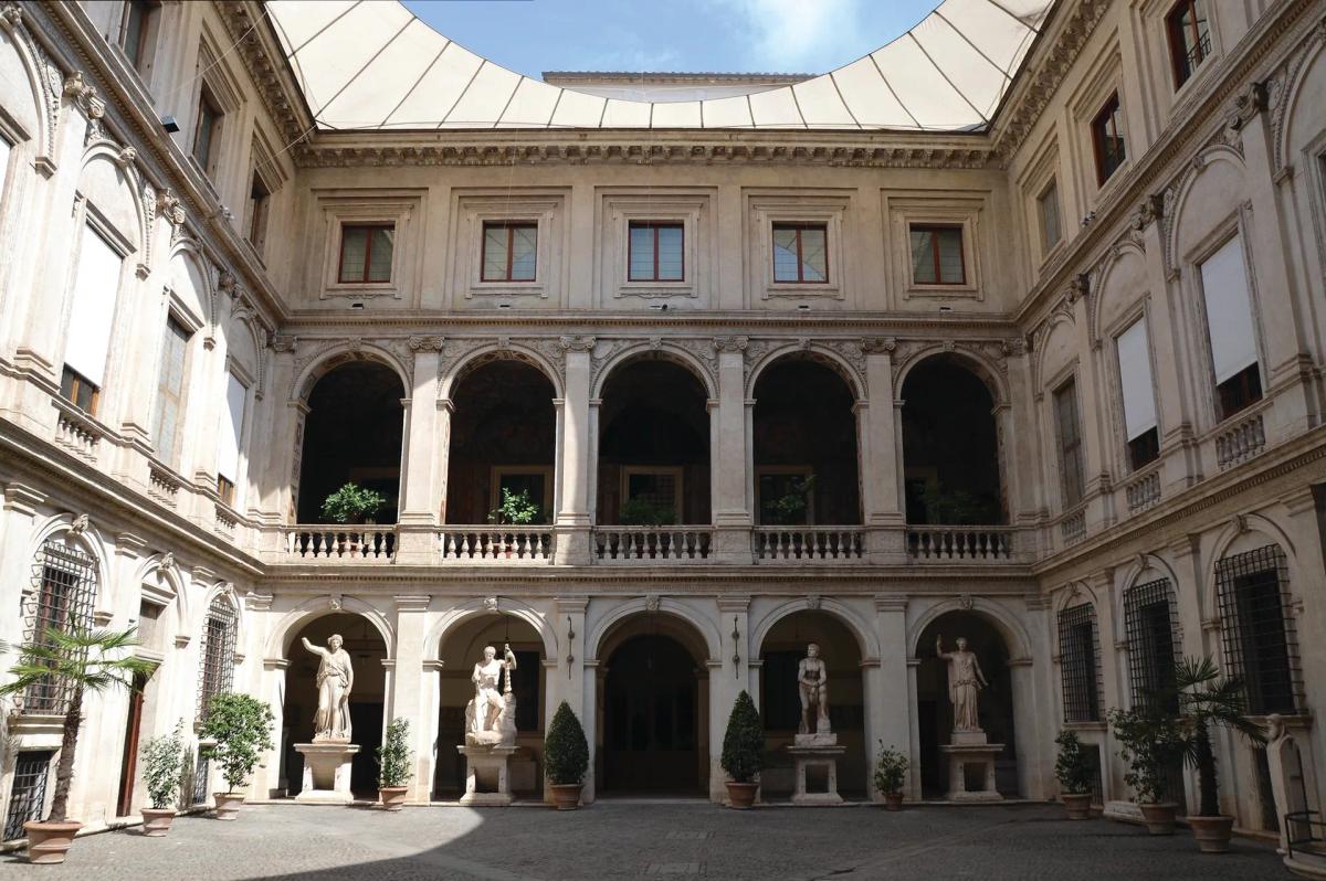 Le Palais Altemps à Rome, datant du XVe siècle, qui présentera un parcours thématique allant de l’Antiquité à la Renaissance et au Baroque, ainsi qu’une nouvelle présentation des sculptures du XVIIe siècle provenant de la collection Boncompagni Ludovisi. Photo : Carole Raddato