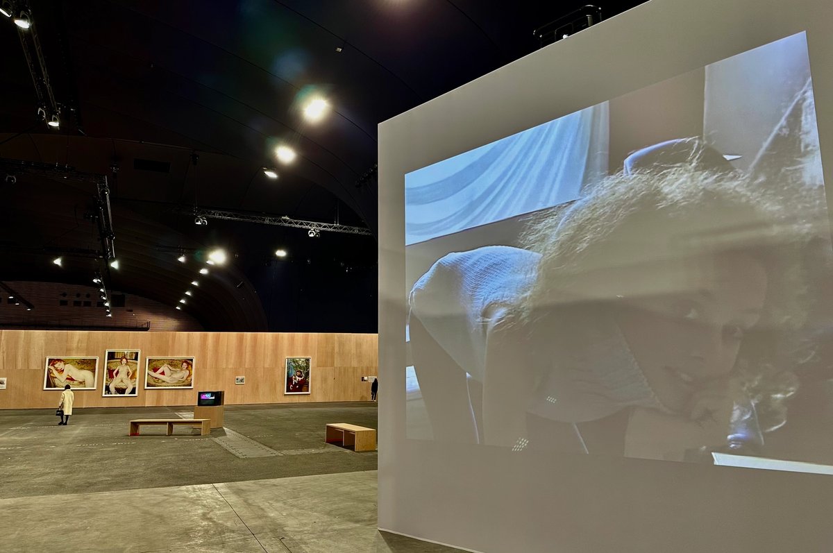 Vue de l’exposition « Juergen Teller, I need to live », au Grand Palais Éphémère, à Paris. Photo : Philippe Régnier