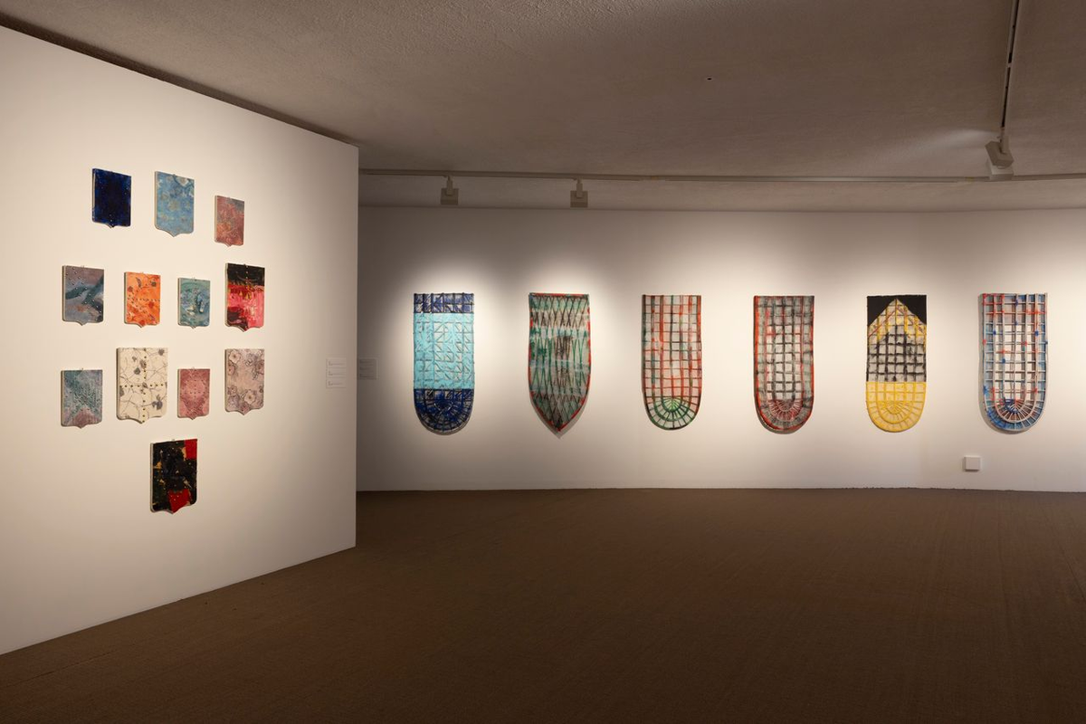 Vue de l'exposition « Daniel Dezeuze, œuvres récentes – 2000-2025 » au musée Paul Valéry de Sète. Photo : Gilles Hutchinson