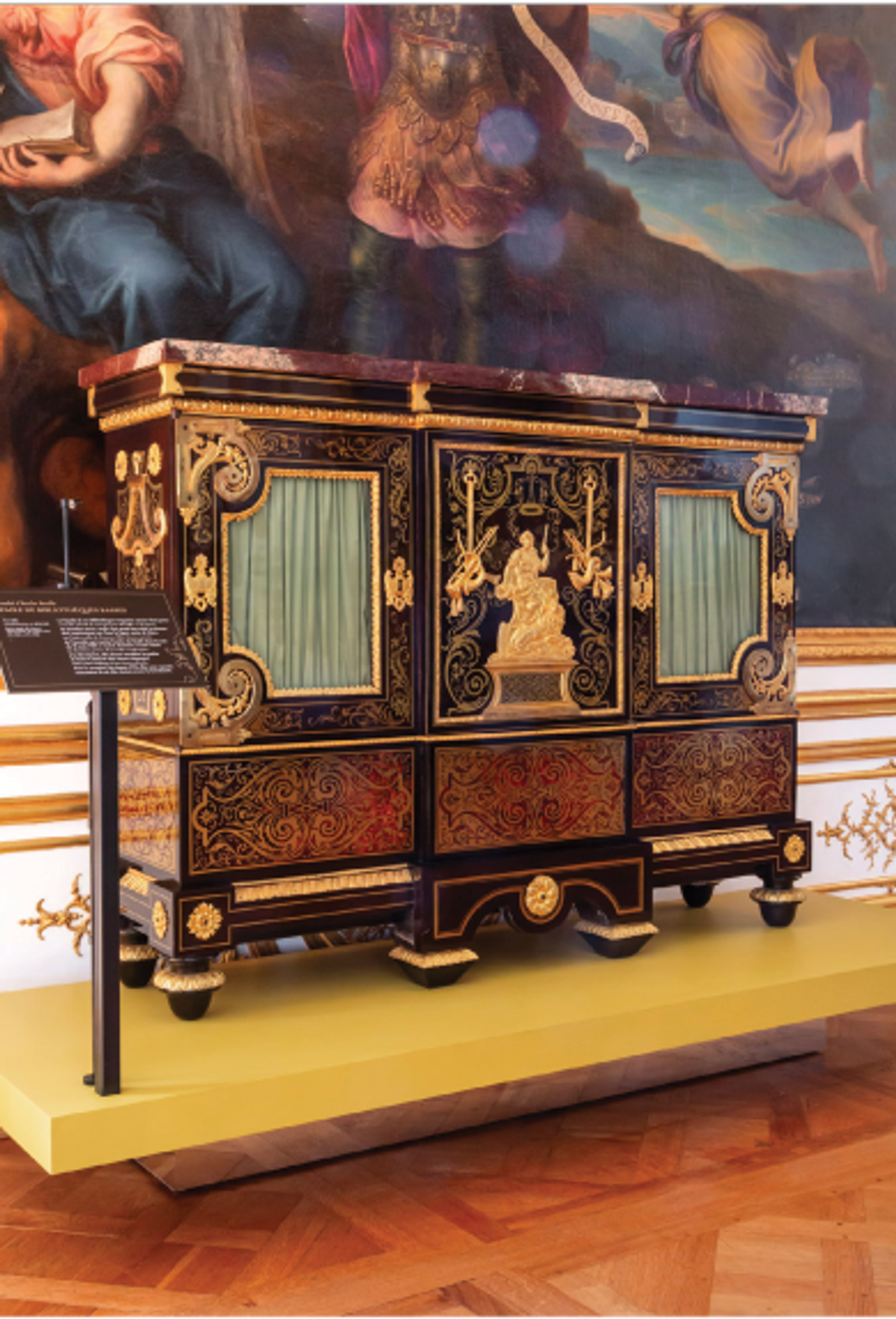 Vue de l’exposition « André CharlesBoulle », musée Condé, Chantilly, 2024. Photo Sophie Lloyd