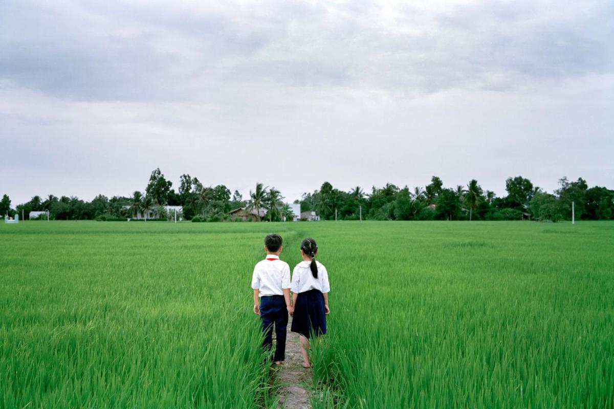 Pipo Nguyen-Duy, Couple Walking Home, 2013. La 35e Biennale de Sharjah est présentée comme le dernier projet du défunt commissaire d’exposition Okwui Enwezor. Courtesy de l’artiste