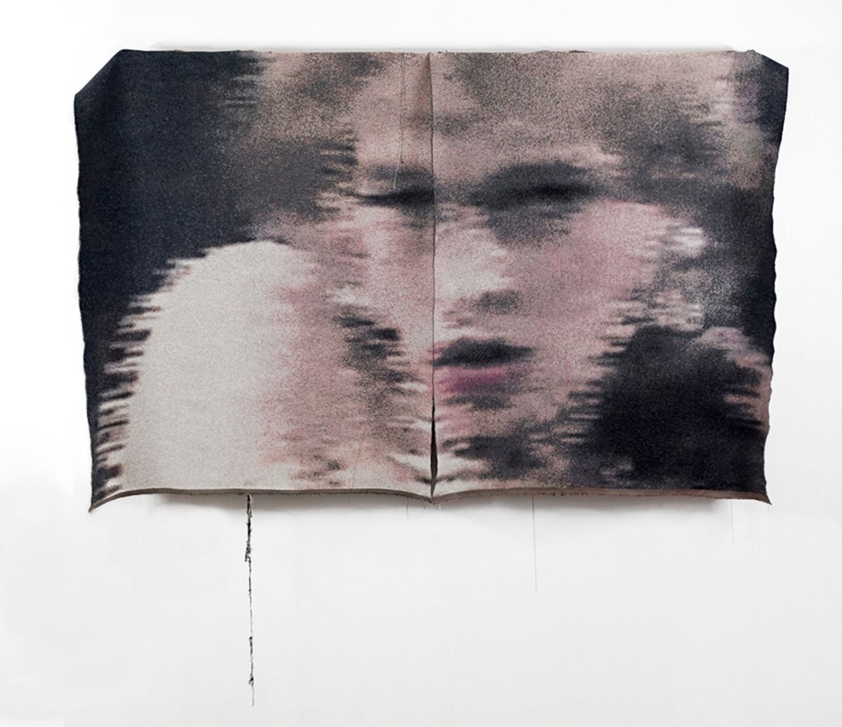 Pooya Abbasian, Œil pour Œil, 2023, tissage Jacquard, édition 1 sur 3, 182 x 274 cm. © Pooya Abbasian. Courtesy de l’artiste