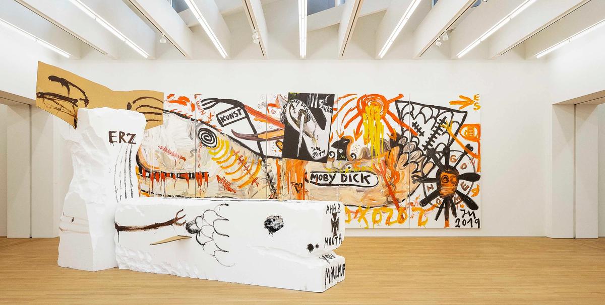 Vue de l’exposition « Kunst Kunst  Kunst » (20 avril-19 mai 2019), Tim Van Laere Gallery, Anvers, œuvres de la série Moby Dick de Jonathan Meese  (2018-2019). Courtesy Tim Van Laere Gallery