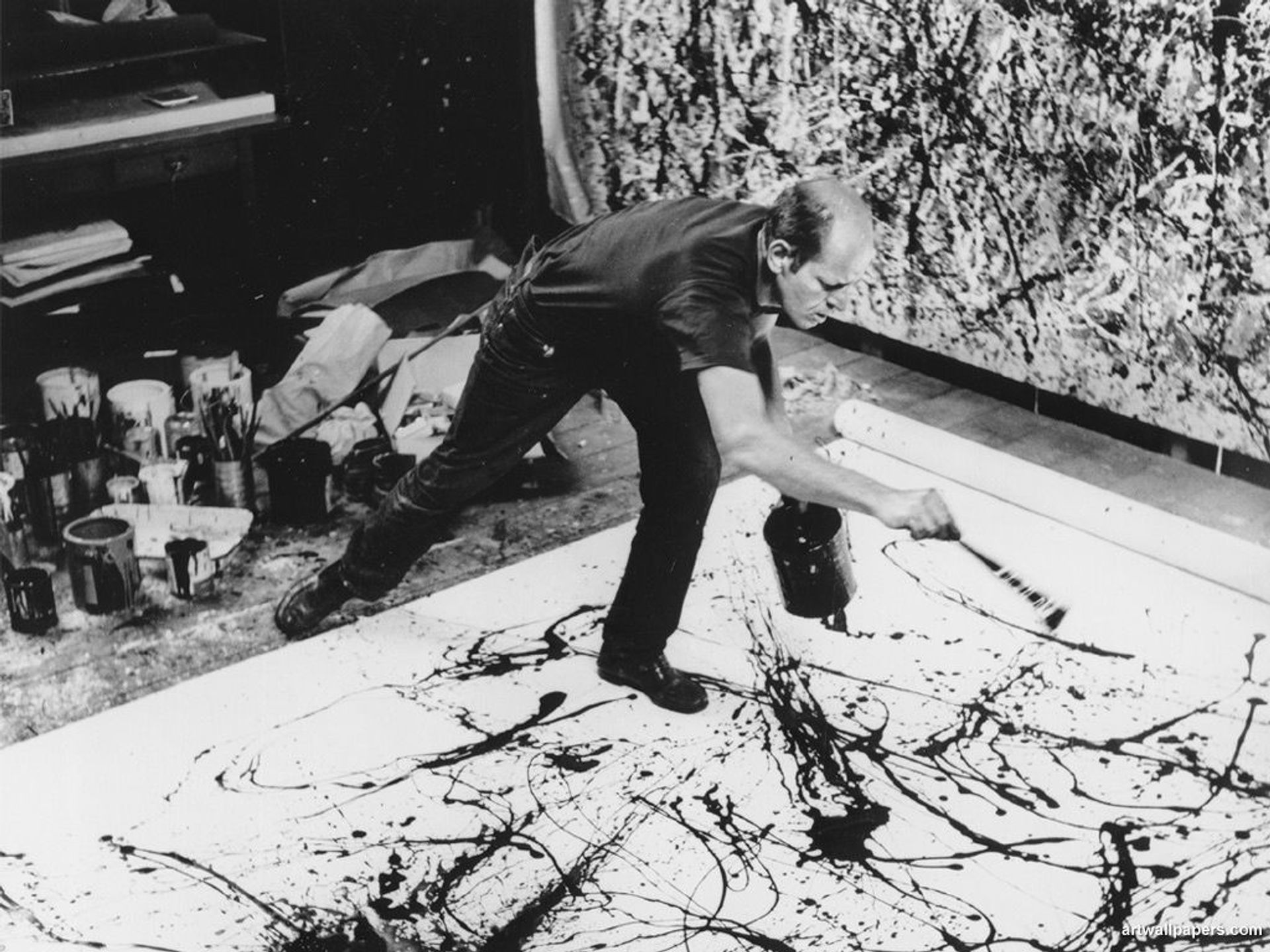 Jackson Pollock dans son atelier. D.R.