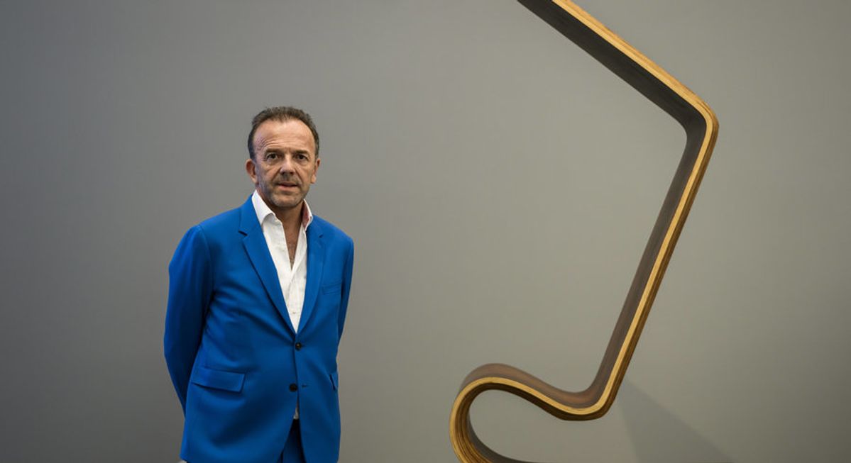 Thierry Barbier-Mueller dans l’exposition « A chair and You » au Mudac, à Lausanne, le 26 octobre. D.R.