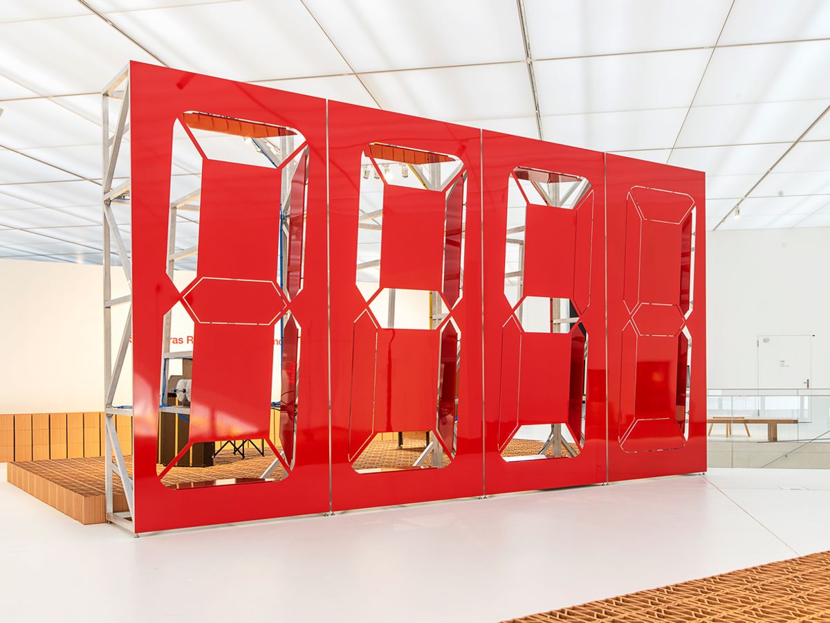 Vue de l’exposition « Rencontrons-nous à la gare », au mudac. Photo : Olga Cafiero