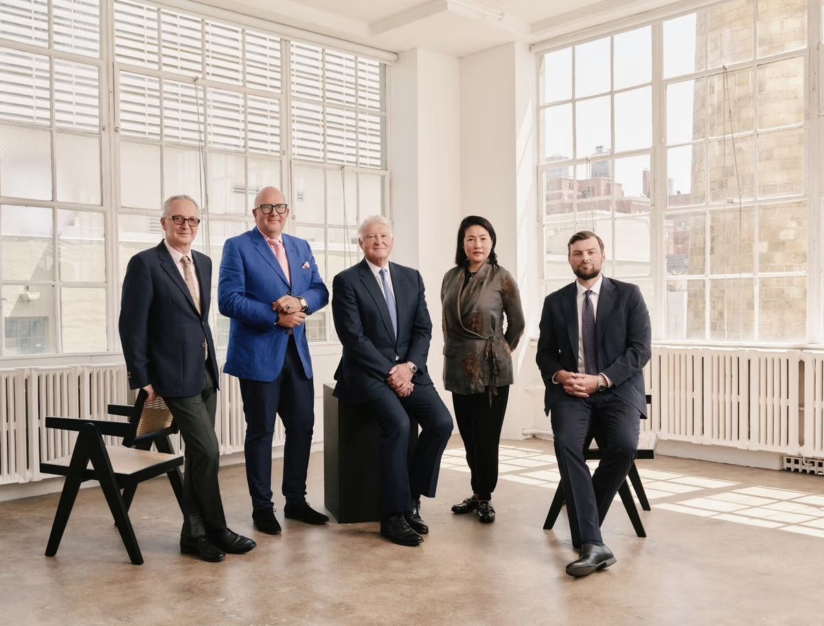 Les associés de New Perspectives Art Partners. De gauche à droite : Brett Gorvy, Philip Hoffman, Ed Dolman, Patti Wong et Alex Dolman. Courtesy d’Emilio Madrid
