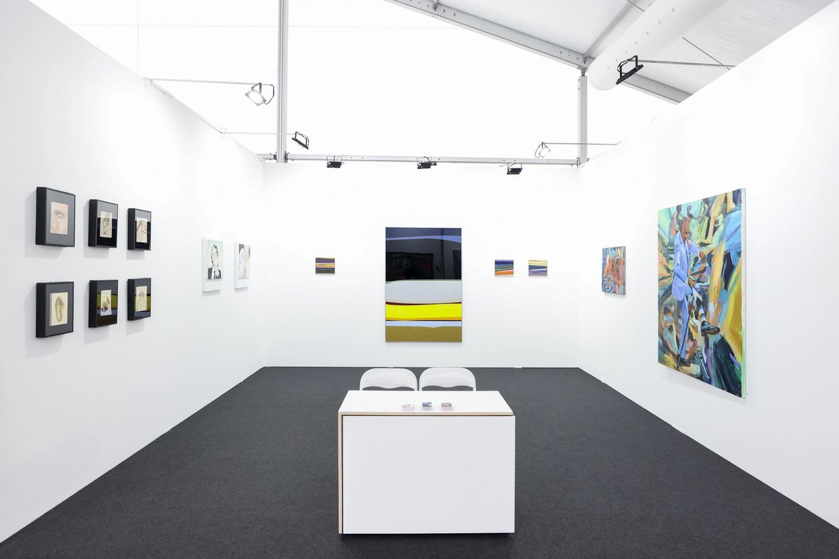 Vue du stand de la galerie Backslash, Luxembourg Art Week.
© Sophie Margue