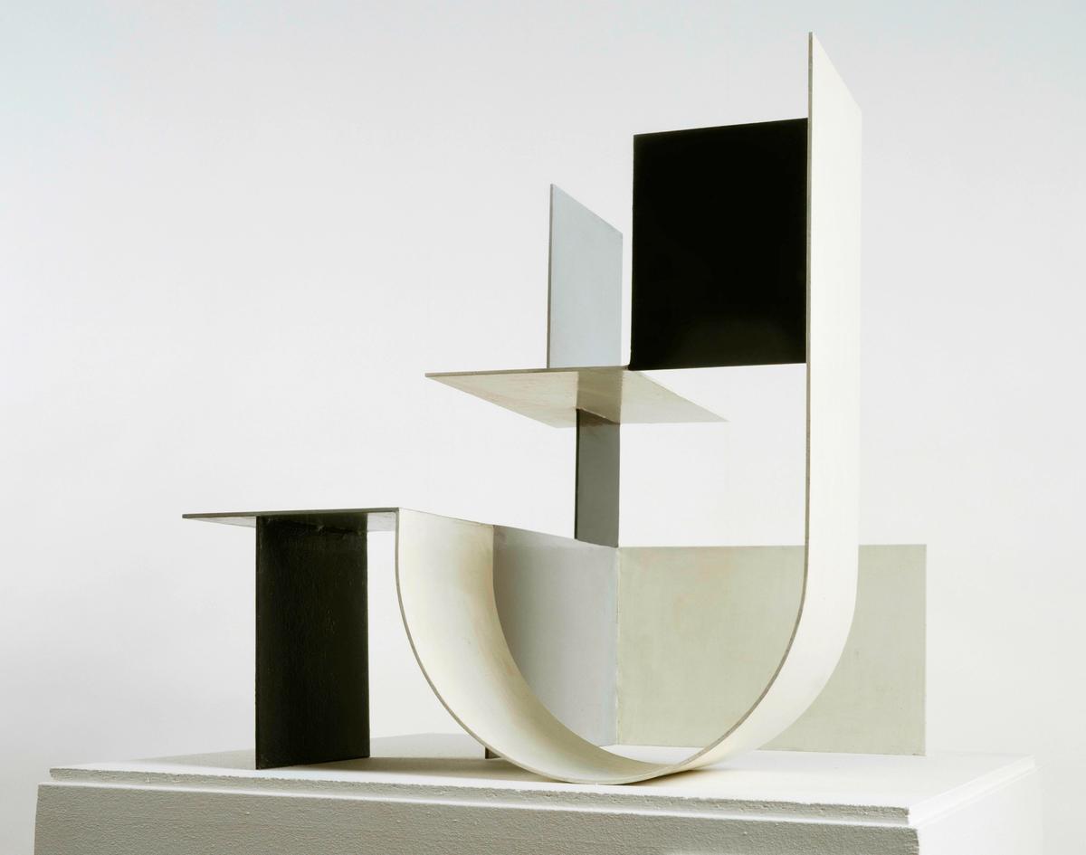 Katarzyna Kobro, Sculpture spatiale, [1928], tôle d’acier peint. Collection Centre Pompidou, Paris, Musée national d’art moderne - Centre de création industrielle. © Katarzyna Kobro