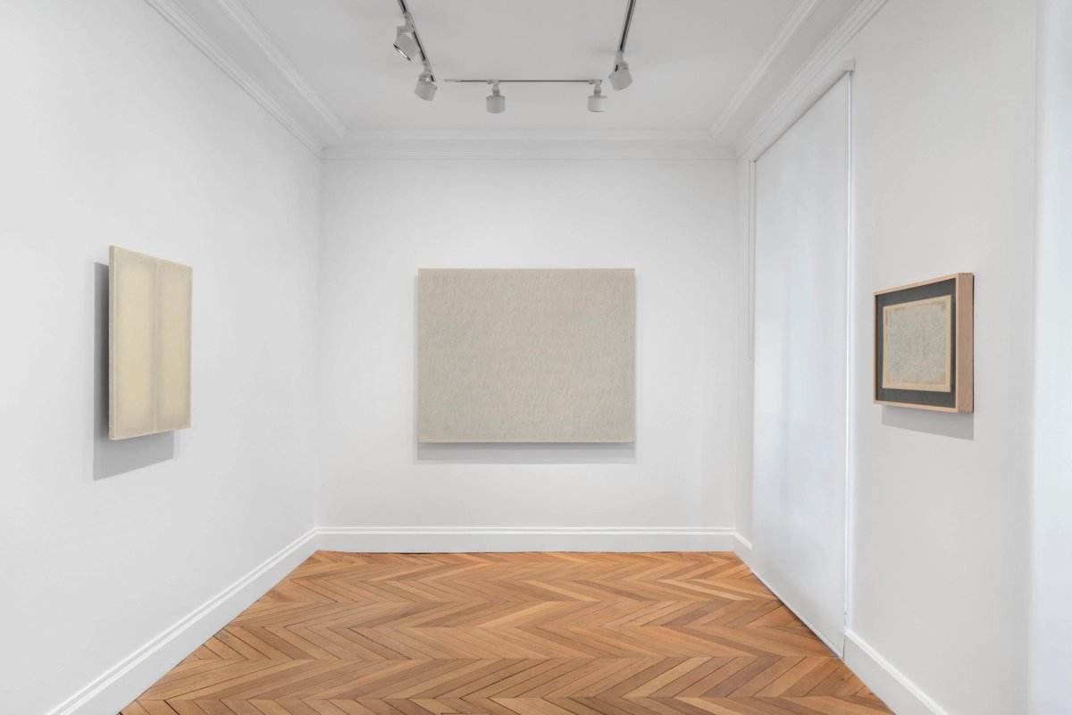 Vue de l’exposition « Park Seo-Bo » chez White Cube Paris. © PARKSEOBO FOUNDATION. Photo © White Cube (Nicolas Brasseur).