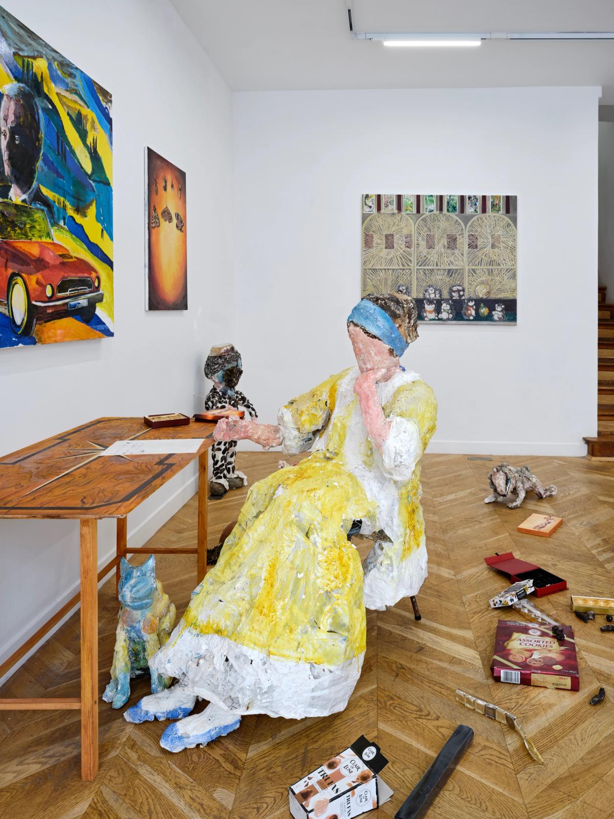 Amelie von Wulffen, Attention les enfants, 2023, installation, papiermâché,grillage, coquillages, peinture acrylique, dimensions variables. Courtesy de l’artiste et de Fitzpatrick Gallery, Paris