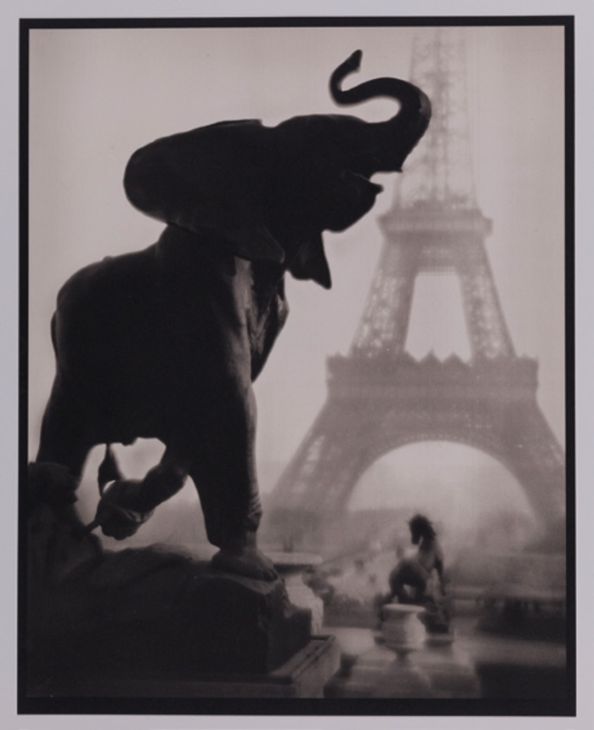 Pierre Dubreuil, Éléphantasy, 1908, tirage moderne au palladium, Palais des Beaux-Arts, Lille. © Palais des Beaux-Arts de Lille. Photo J.-M. Dautel