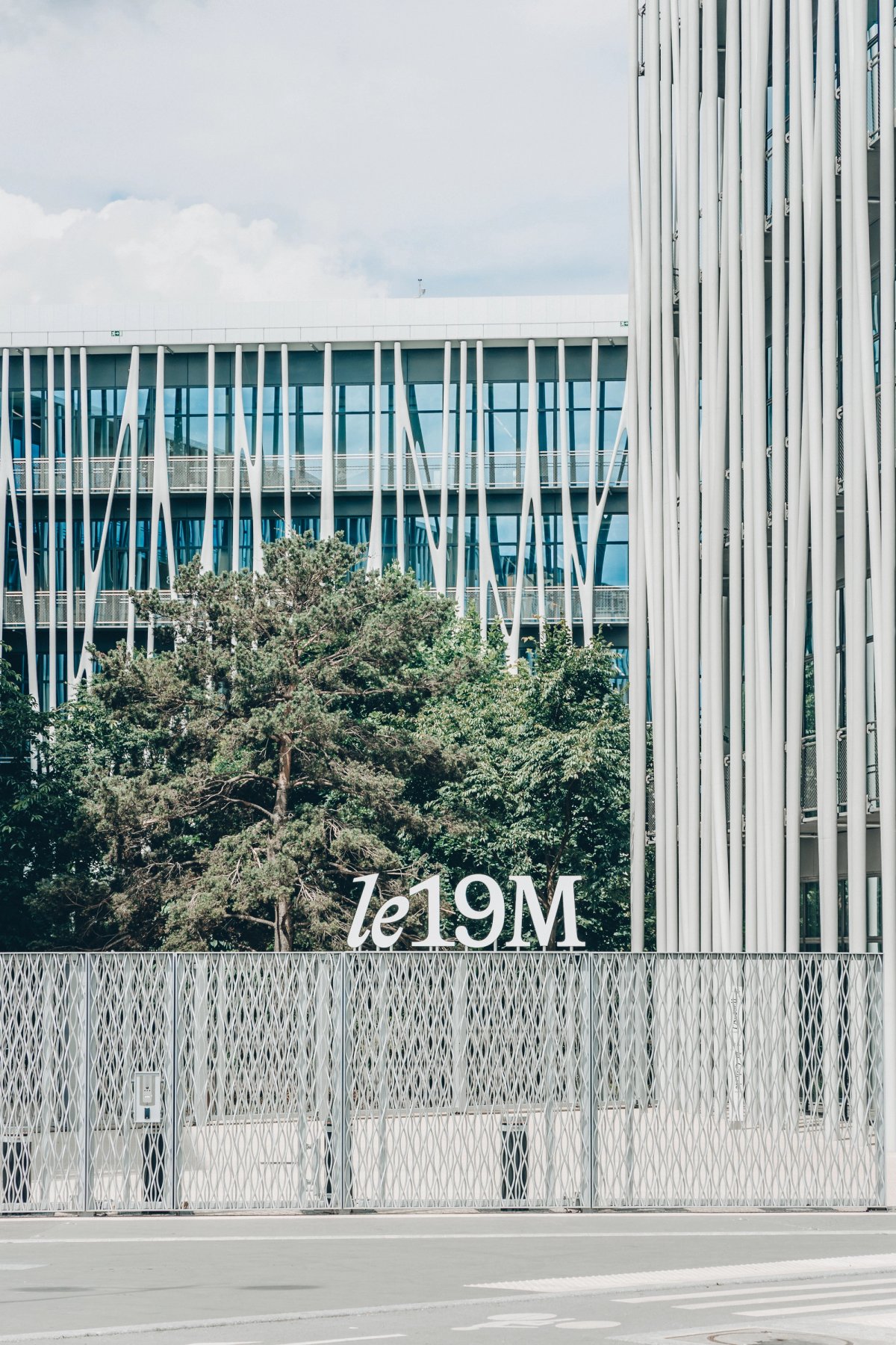 Le 19M, 2 place Skanderbeg, 75019 Paris.
© le19m et Gael Turpo