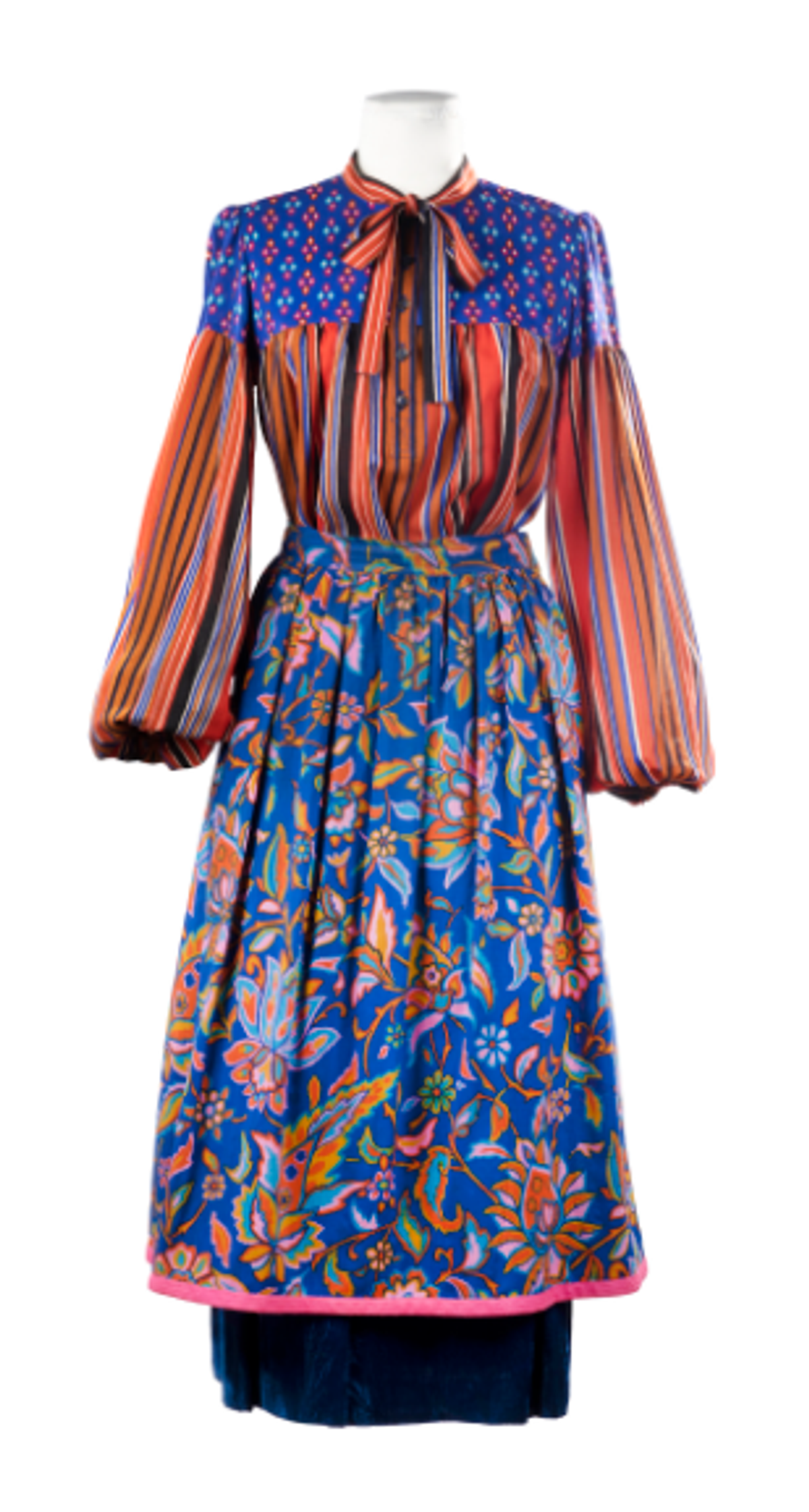 L’un des modèles d’Yves Saint Laurent proposés le 3 décembre. Courtesy Cornette de Saint Cyr