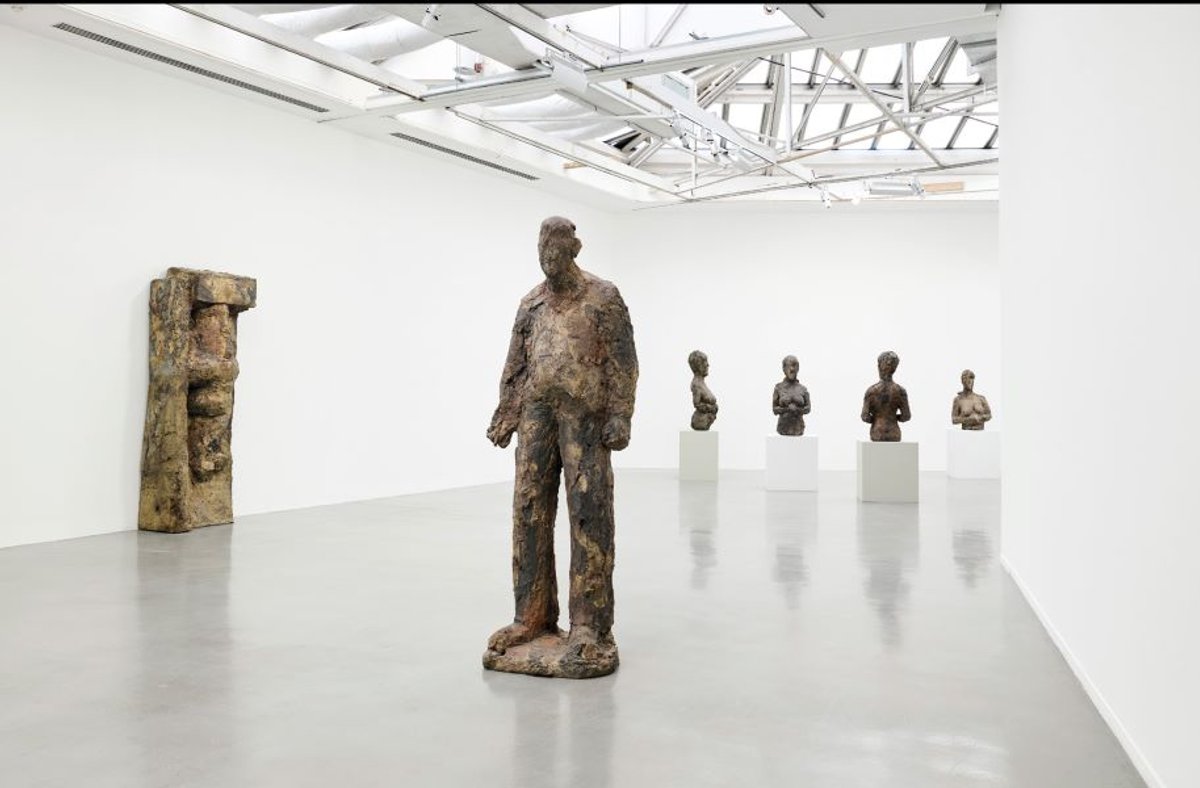 Vue de l’exposition « Josephsohn vu par Albert Oehlen », musée d’Art moderne de Paris.
Courtesy de Paris Musées / musée d’Art moderne de Paris. Photo Pierre Antoine