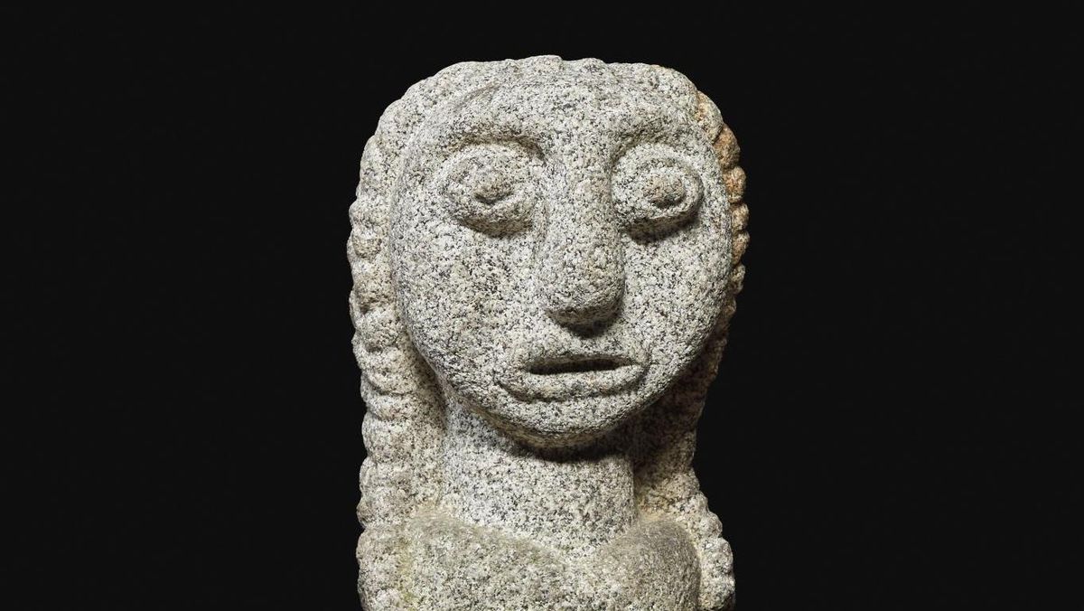 Antoine Rabany (attribué à), Barbu Müller, La Venus enceinte, détail, pierre volcanique. Courtesy Tajan