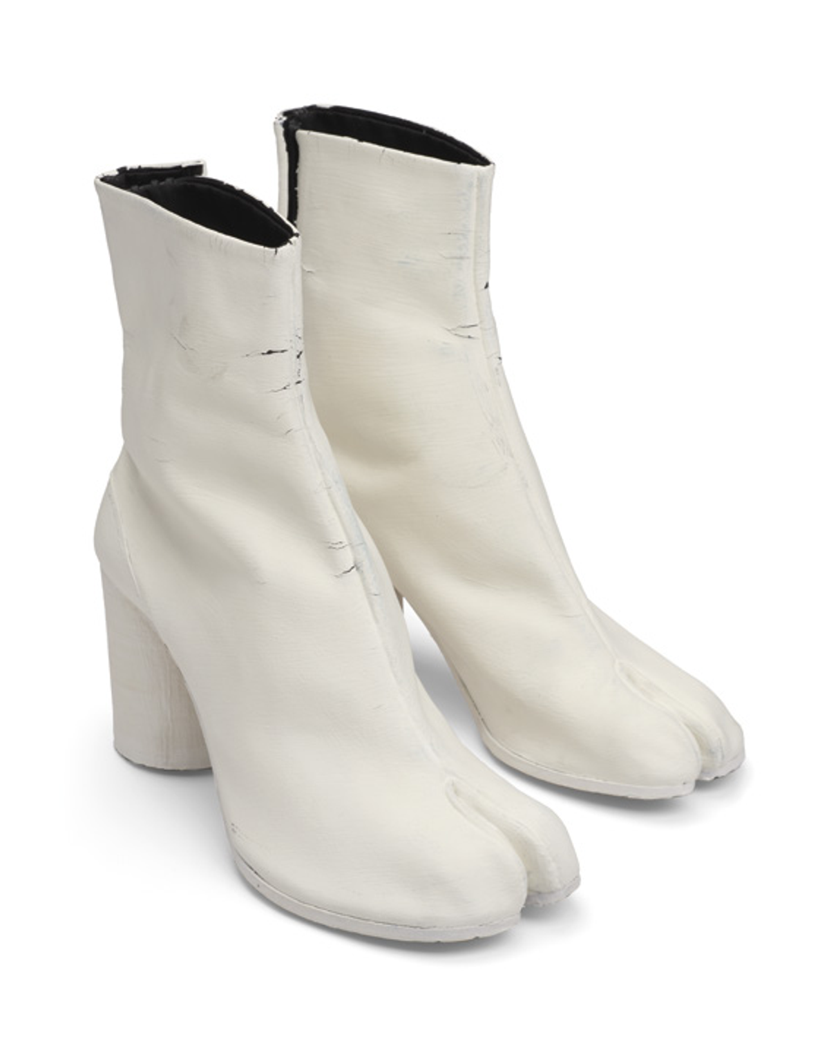 Maison Martin Margiela, bottines tabi, 1989. © Les Arts décoratifs. Photo Christophe Dellière