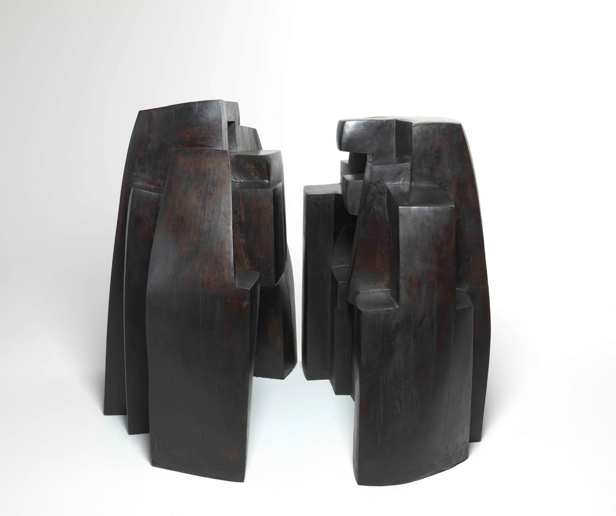 Parvine Curie, Mère-Matmata, 1975-1977, bois d’iroko, 100 x 110 x 100 cm. Collection Centre Pompidou, Paris, Musée national d’art moderne - Centre de création industrielle. © Adagp, Paris