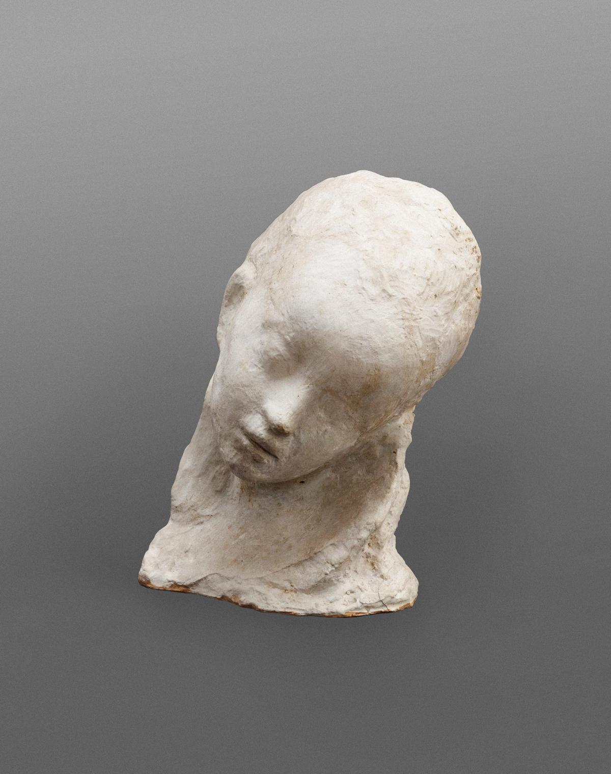 Medardo Rosso, Bambino malato (Enfant malade), 1895, gypse, Museo Medardo Rosso, Barzio. Photo : mumok / Markus Wörgötter