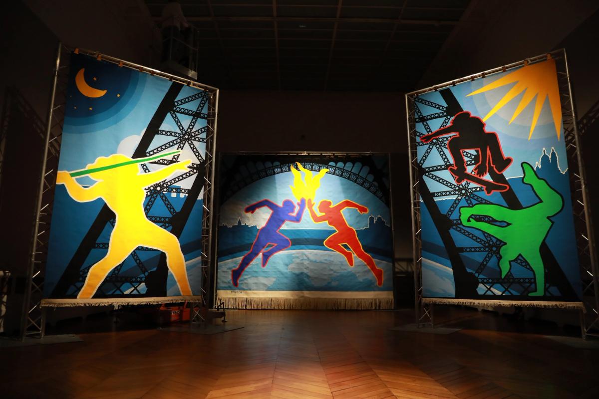 Tapisserie conçue par Marjane Satrapi avec le Mobilier national pour les Jeux Olympiques de Paris 2024. © Aliénor de Carrière