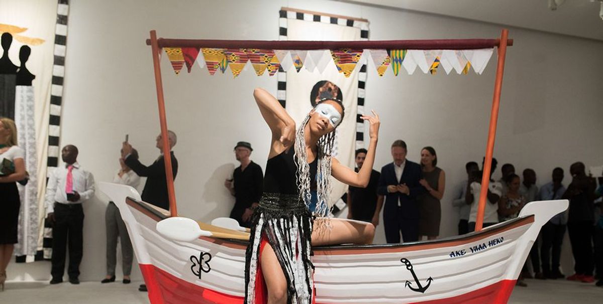 Paa Joe et Elisabeth Efua Sutherland, Akԑ yaaa heko. One does not take it anywhere. Courtesy Gallery 1957, Accra. Photo: Nii Odzenma.