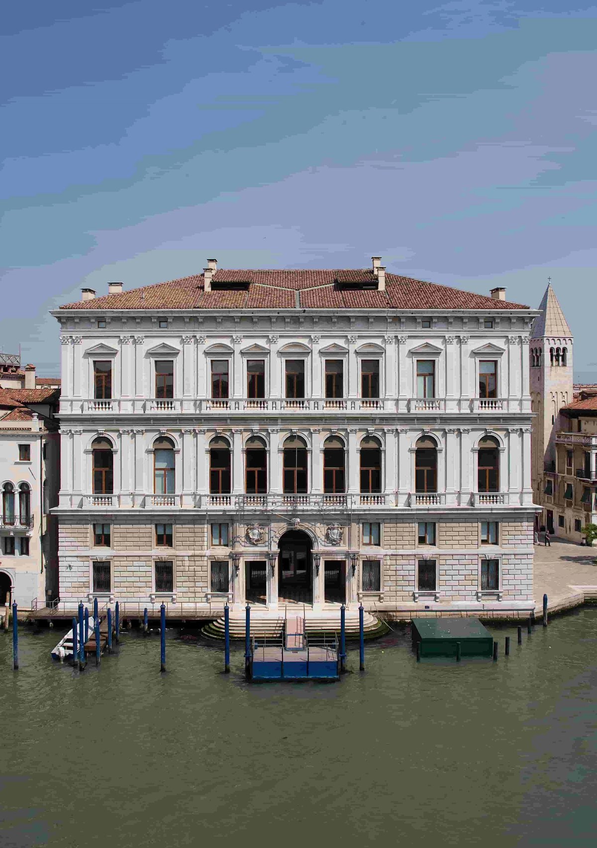 Façade du Palazzo Grassi © Palazzo Grassi – Pinault Collection. Photo Matteo de Fina
